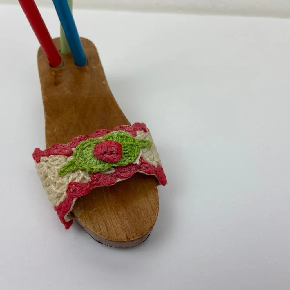 NEW Vintage  Pen Pensil Holder Stand Wooden